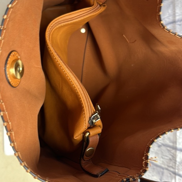 Jen & Co Alexa 2-in-1 Hobo Bag - Picture 4 of 5